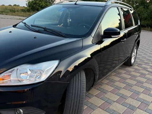 Ford Focus - фото 5