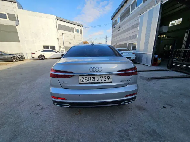 Audi A6 - фото 5