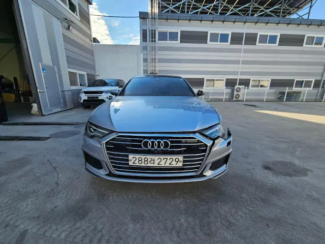 Audi A6 - фото 1
