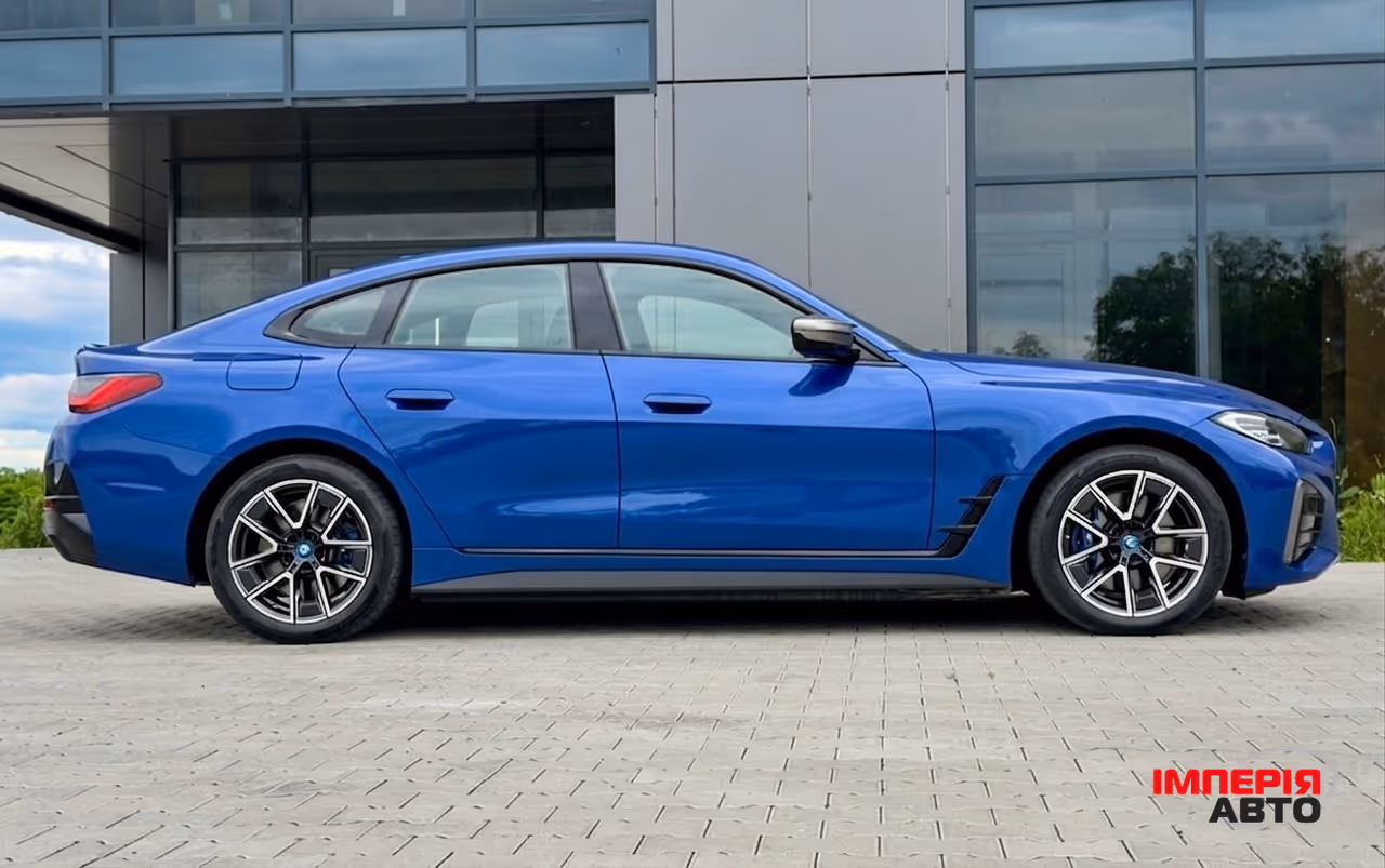 BMW i4 - фото 6