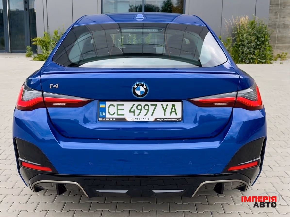 BMW i4 - фото 8