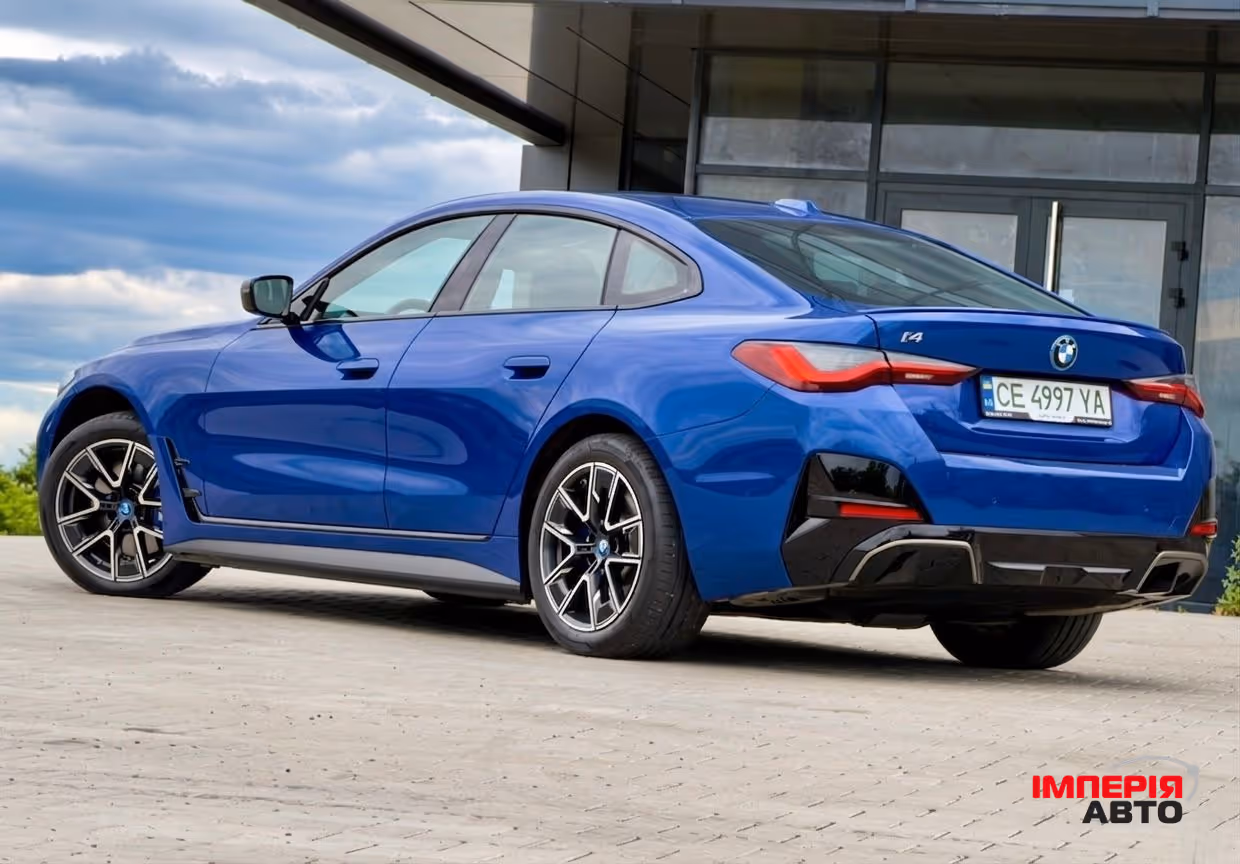 BMW i4 - фото 4