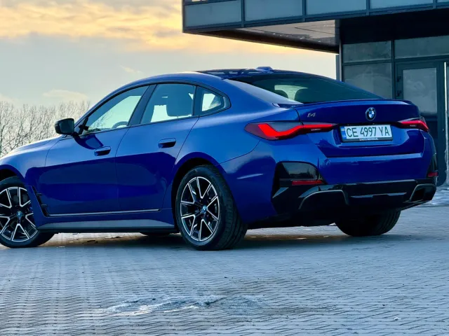 BMW i4 - фото 4