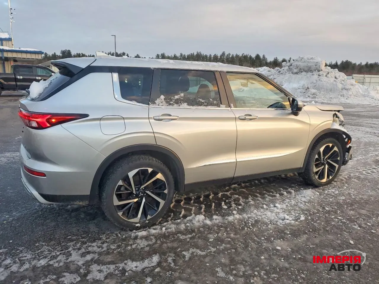 Mitsubishi Outlander - фото 3