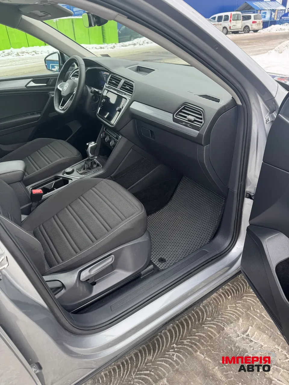 Volkswagen Tiguan - фото 8