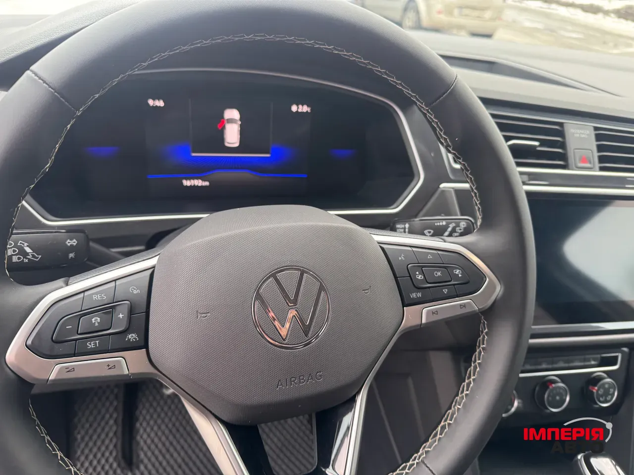 Volkswagen Tiguan - фото 11