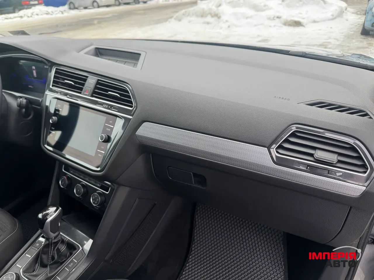 Volkswagen Tiguan - фото 9