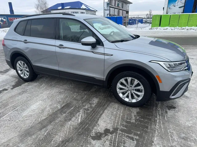 Volkswagen Tiguan - фото 4
