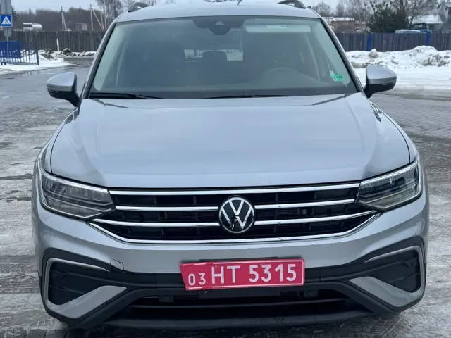 Volkswagen Tiguan - фото 2