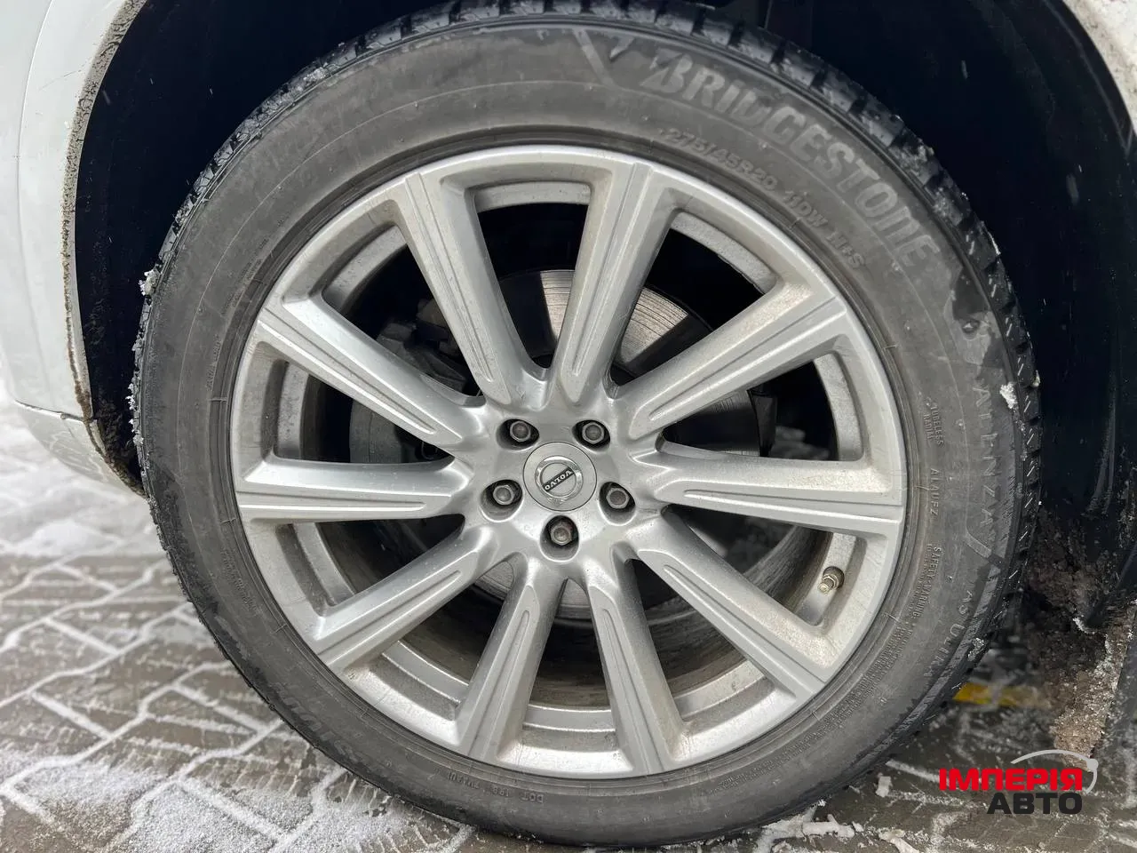 Volvo XC90 - фото 12