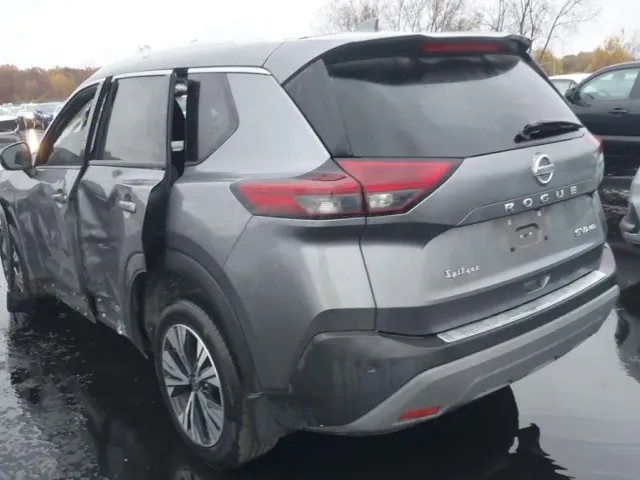 Nissan Rogue - фото 4