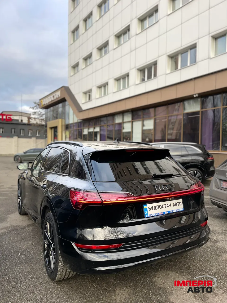 Audi e-tron - фото 14