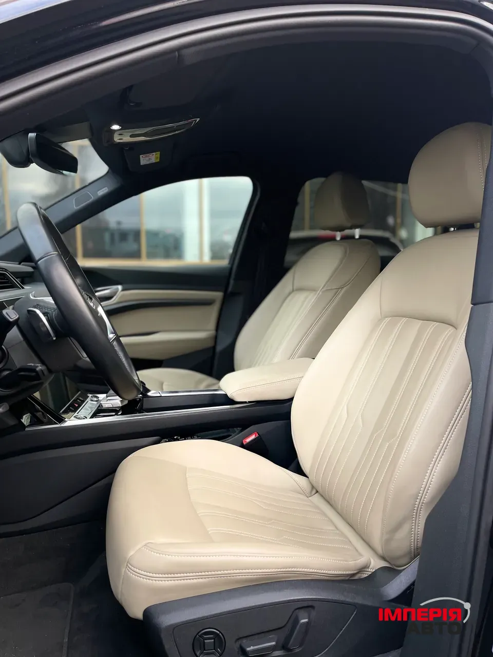 Audi e-tron - фото 5