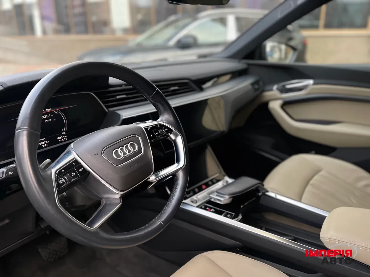 Audi e-tron - фото 28