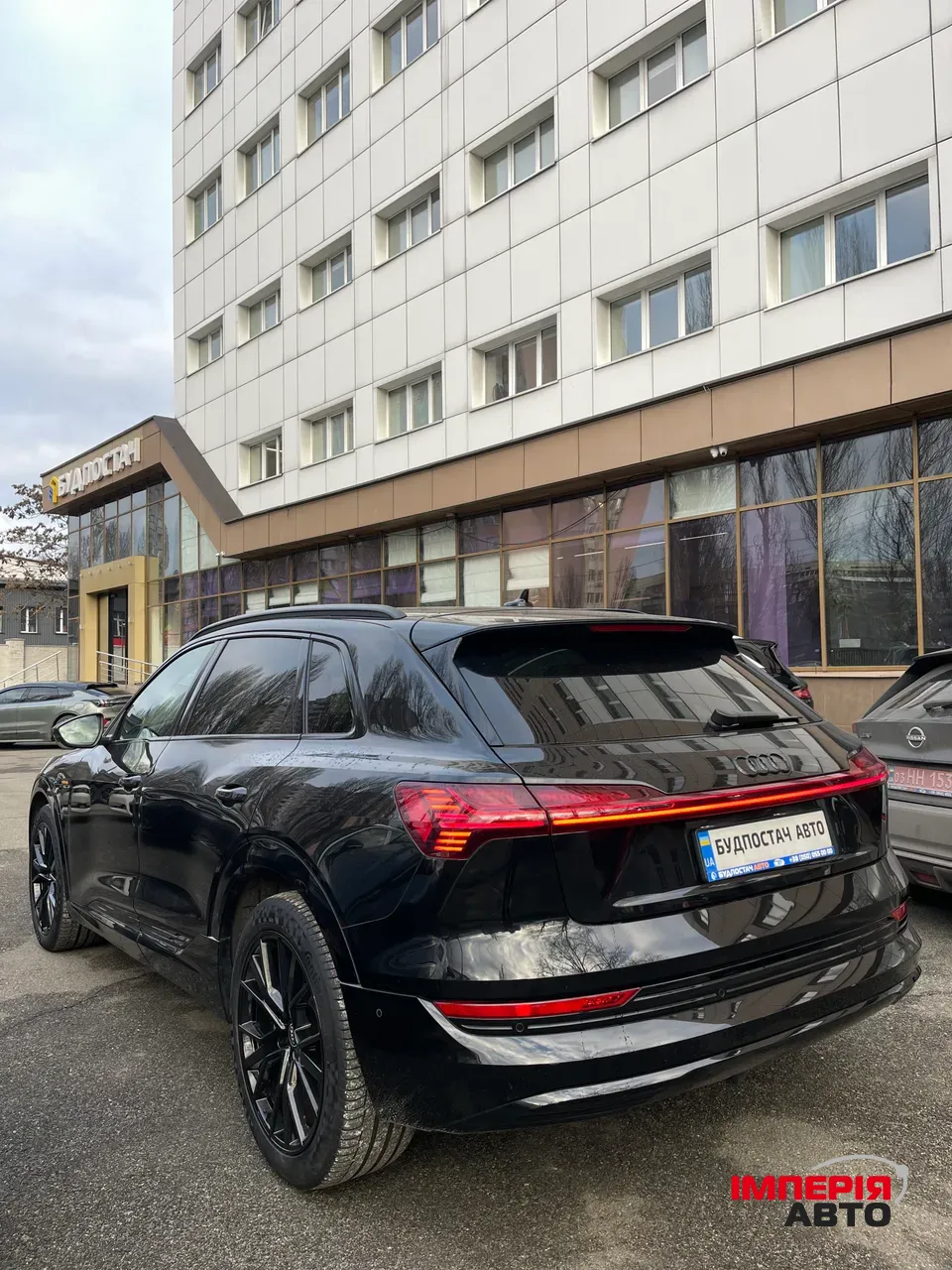 Audi e-tron - фото 3