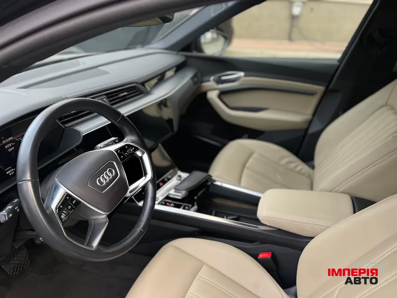 Audi e-tron - фото 30