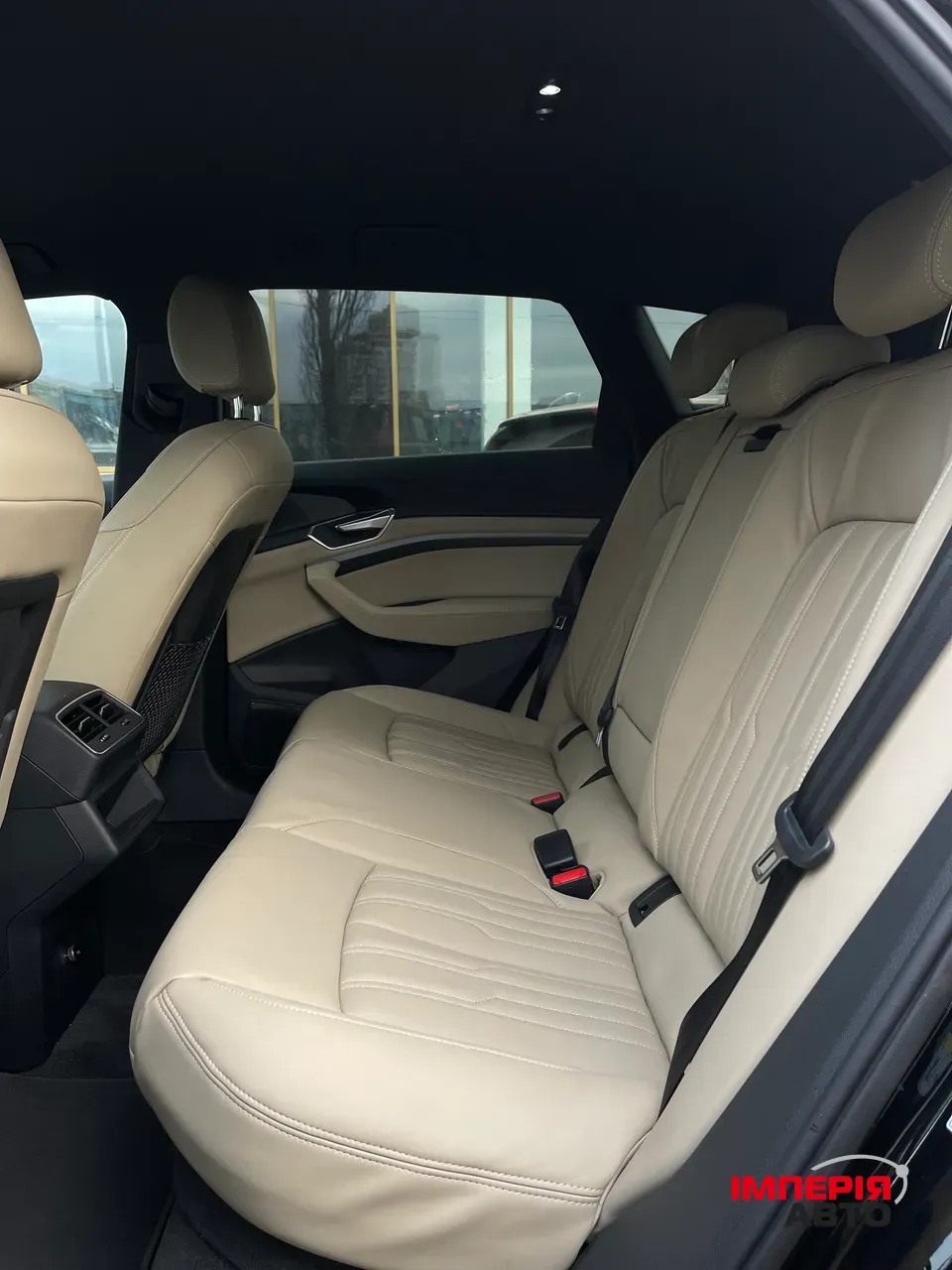 Audi e-tron - фото 25