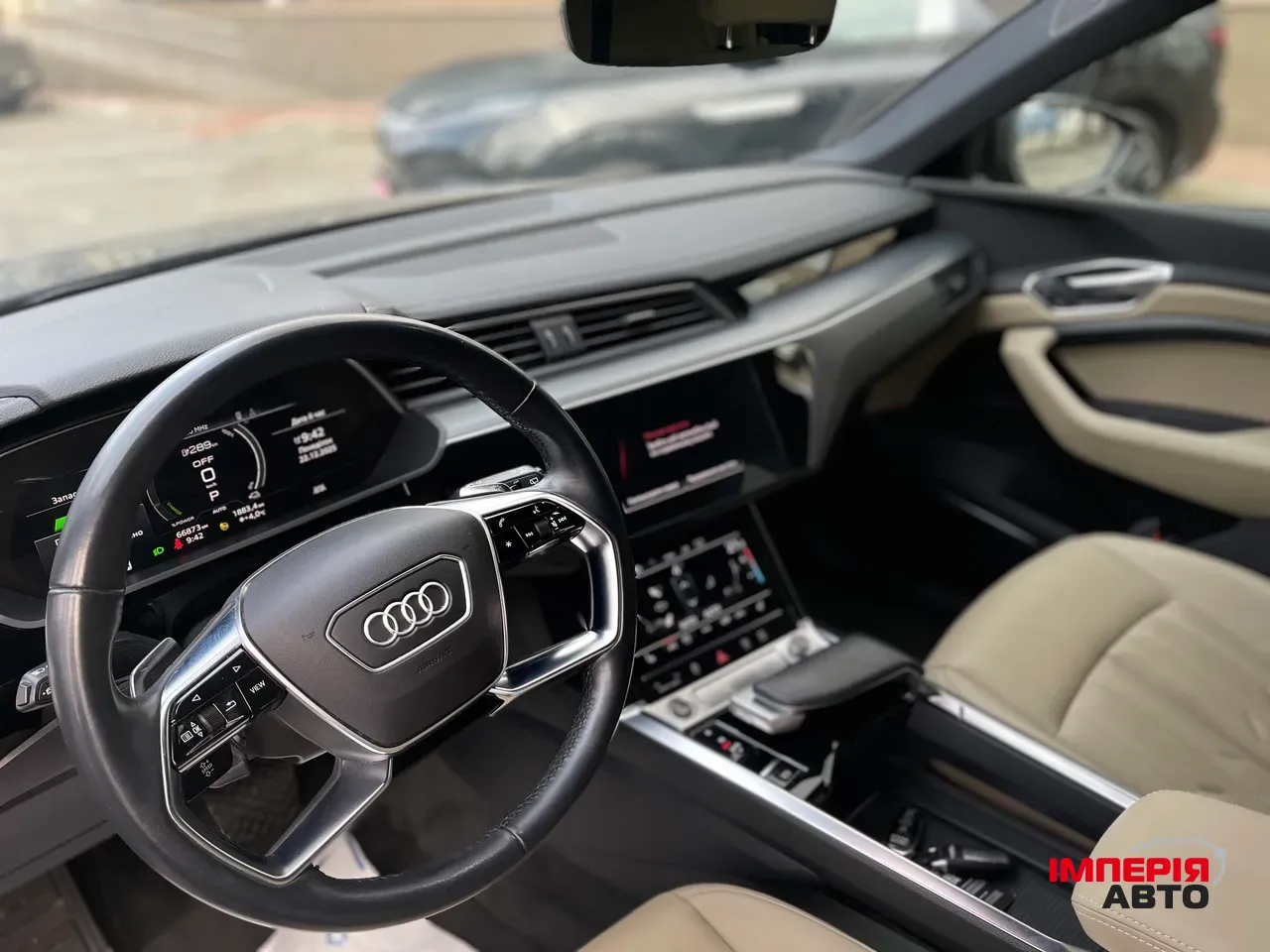 Audi e-tron - фото 33