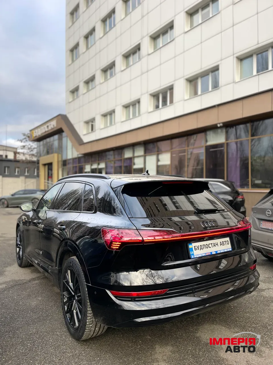 Audi e-tron - фото 15