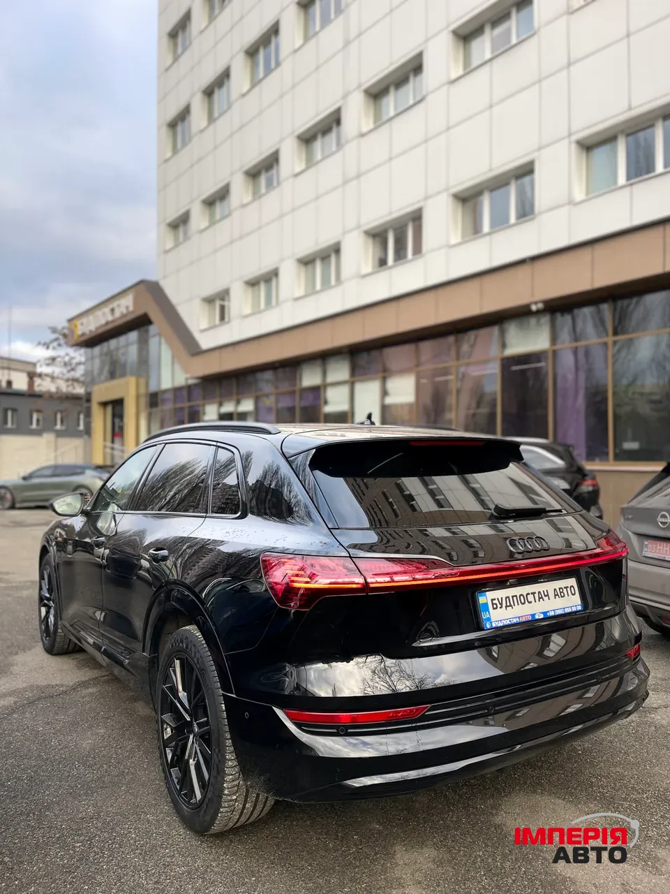 Audi e-tron - фото 16