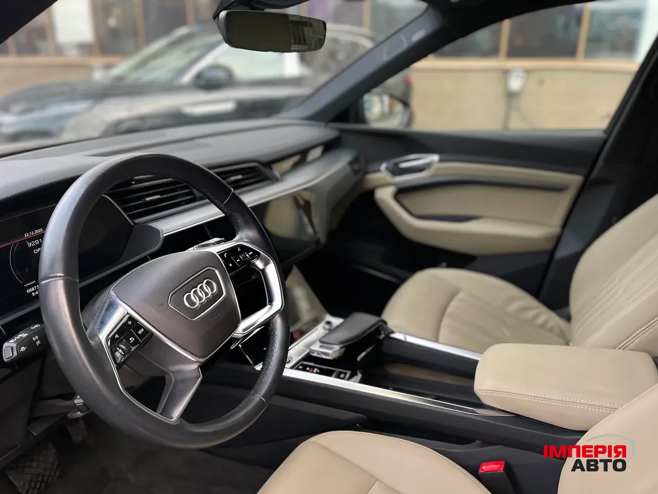 Audi e-tron - фото 27