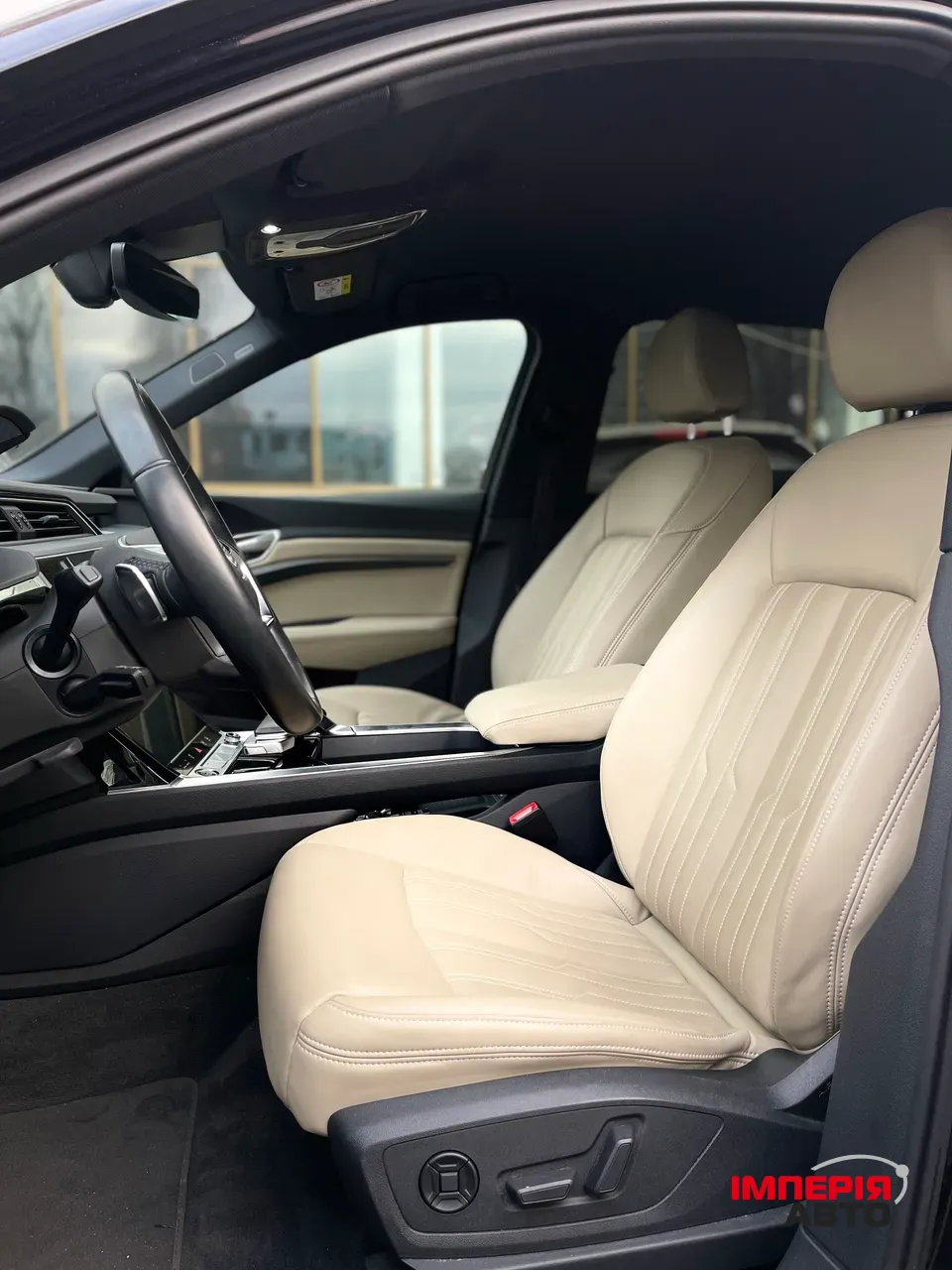 Audi e-tron - фото 32