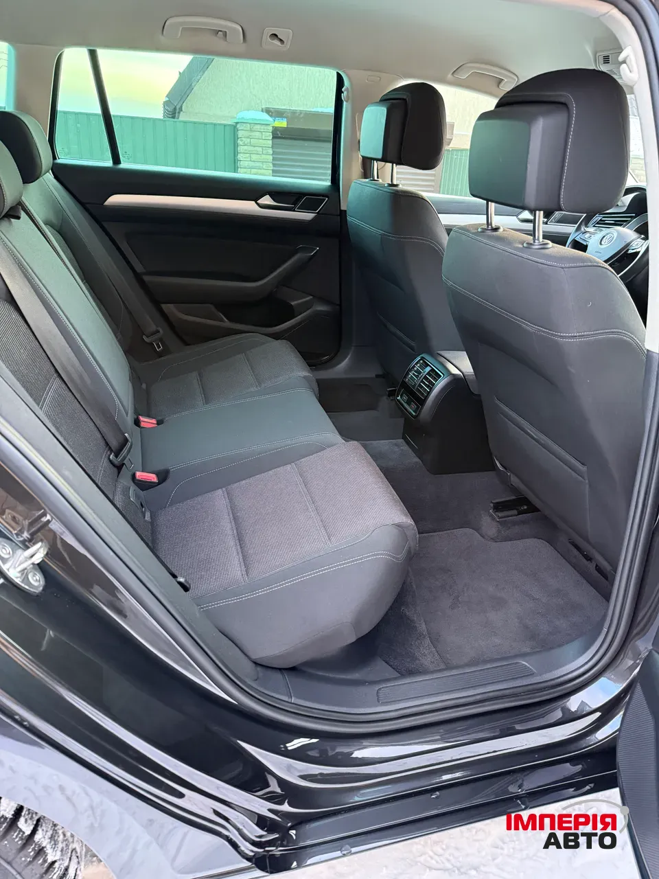 Volkswagen Passat - фото 12