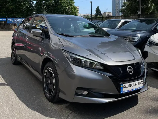 Nissan Leaf - фото 2