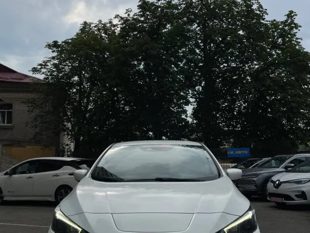 Nissan Leaf - фото 2