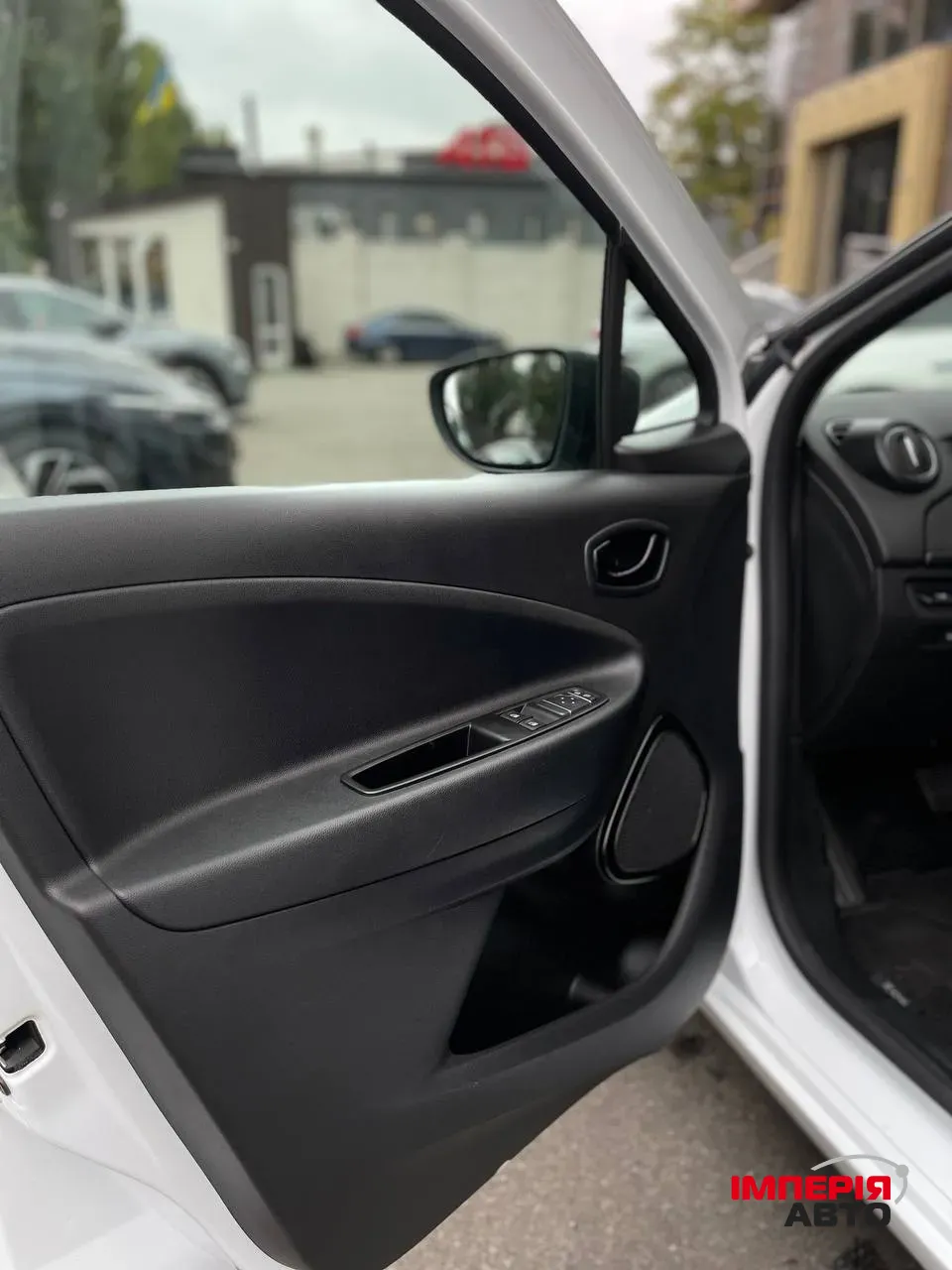 Renault ZOE - фото 20