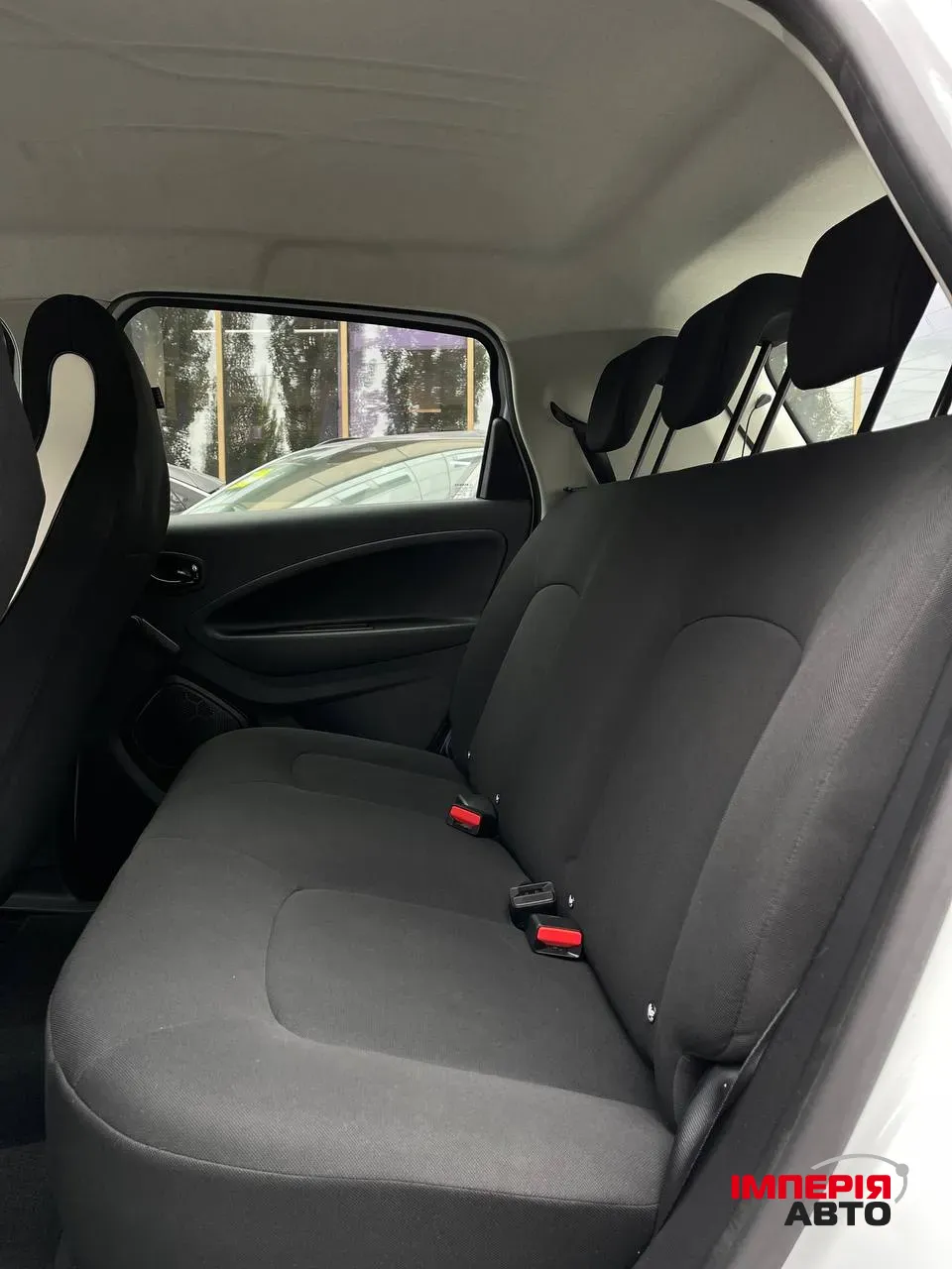 Renault ZOE - фото 25