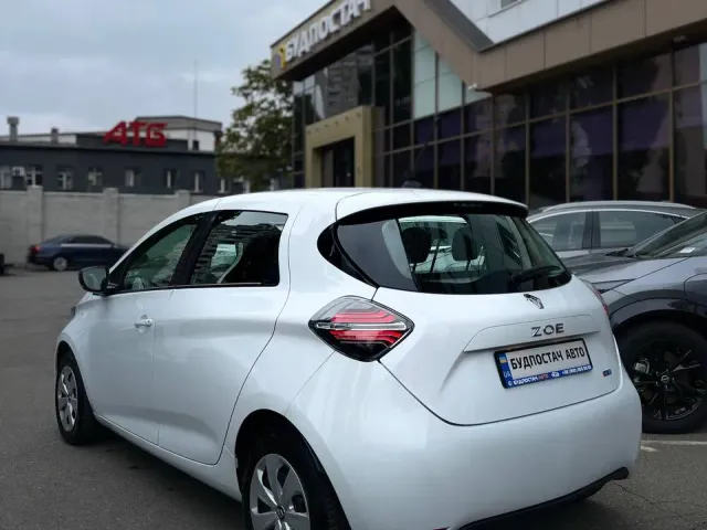 Renault ZOE - фото 3