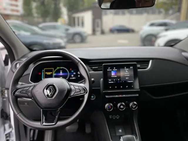 Renault ZOE - фото 4