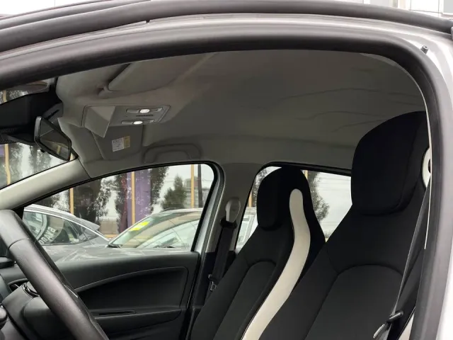 Renault ZOE - фото 5