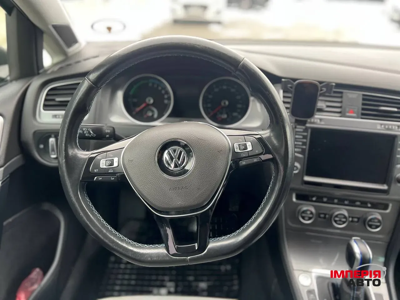Volkswagen Golf - фото 7