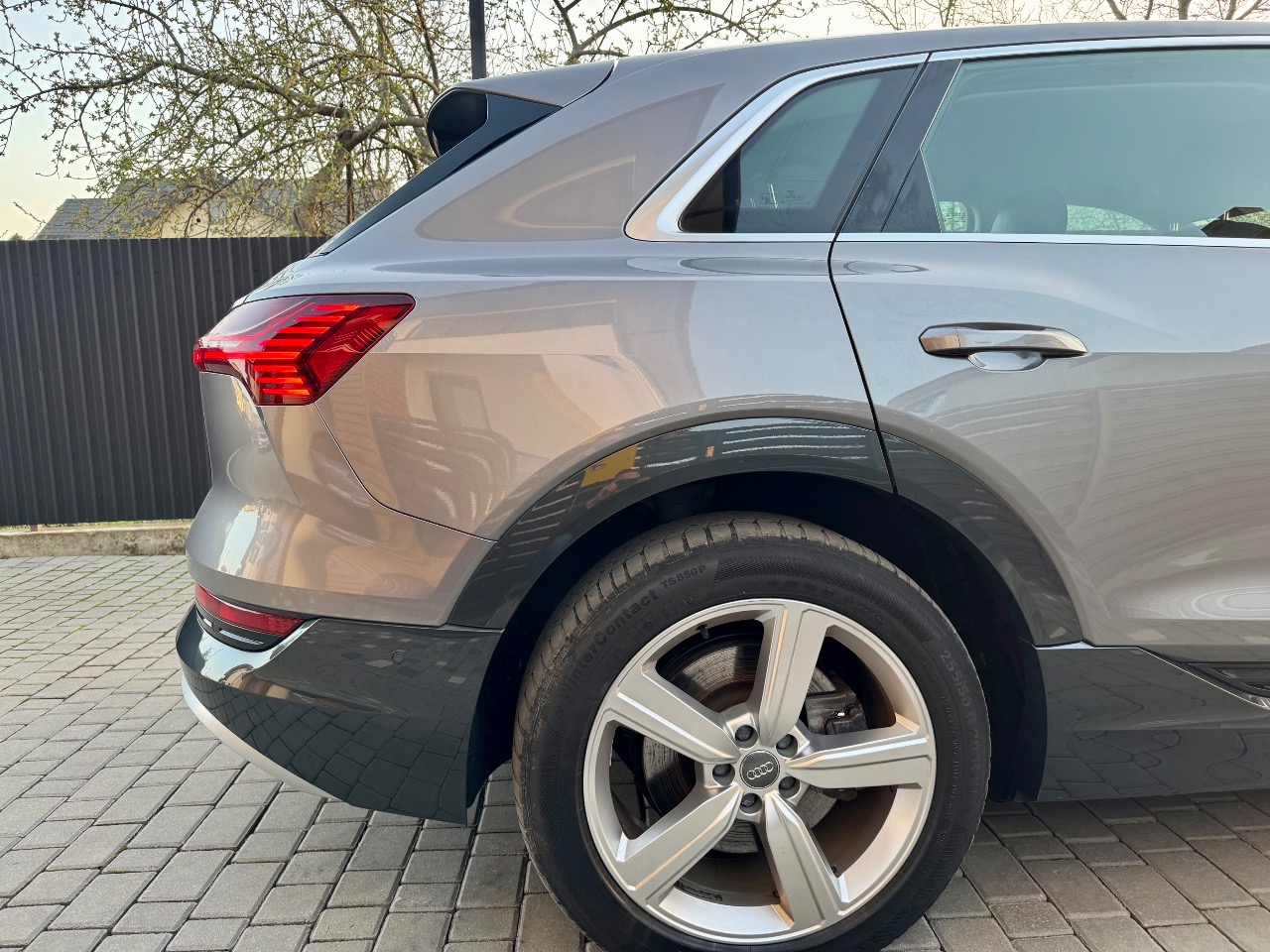 Audi e-tron - фото 46