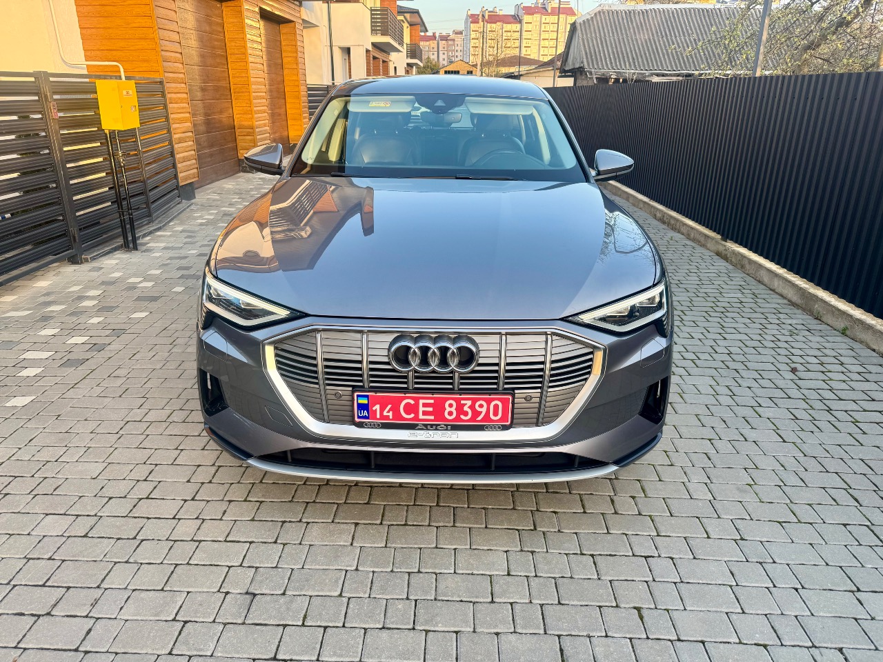 Audi e-tron - фото 14