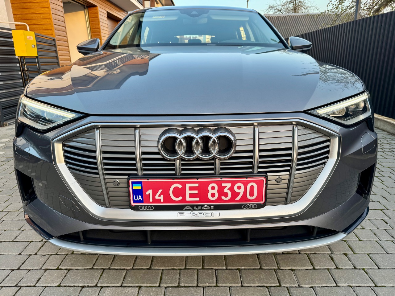 Audi e-tron - фото 16