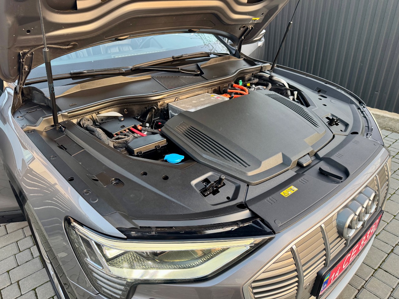 Audi e-tron - фото 74