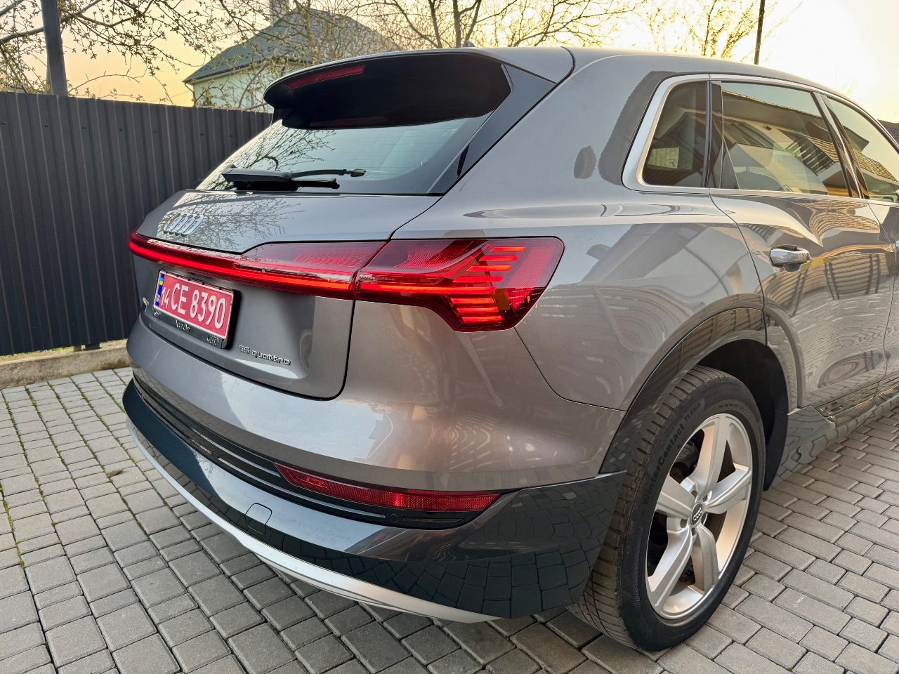 Audi e-tron - фото 31