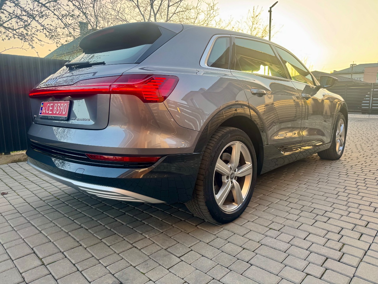 Audi e-tron - фото 32