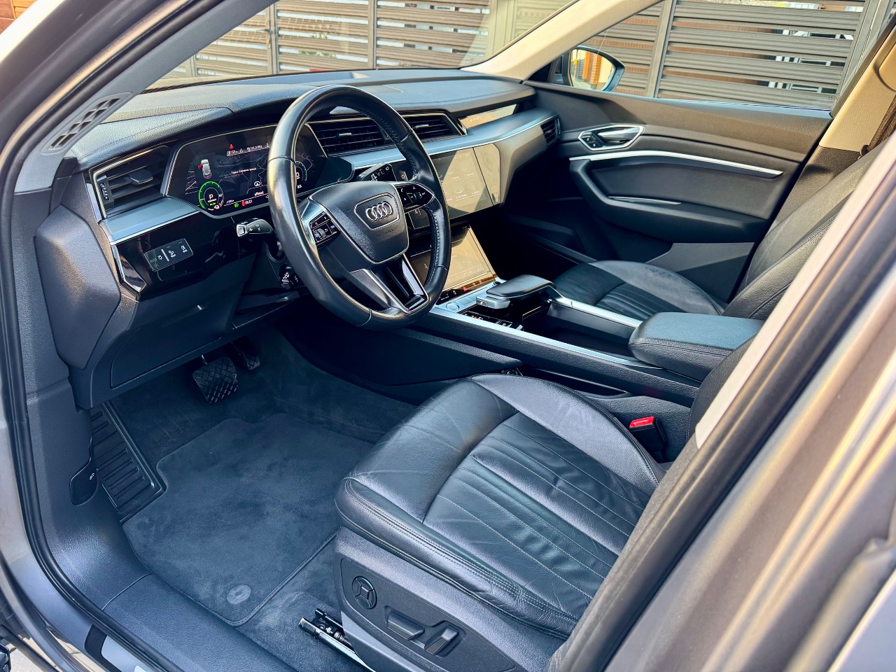 Audi e-tron - фото 60