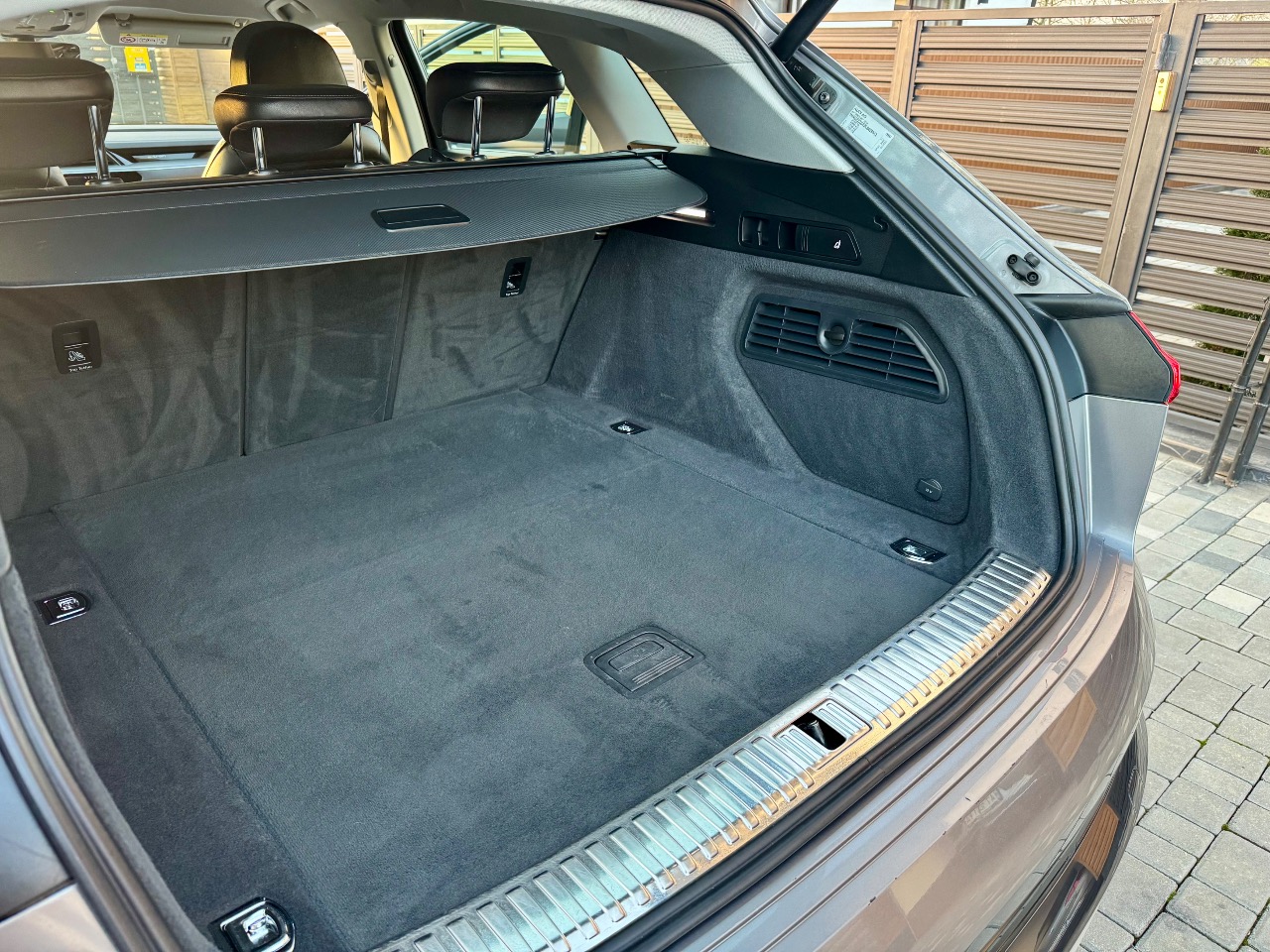 Audi e-tron - фото 70