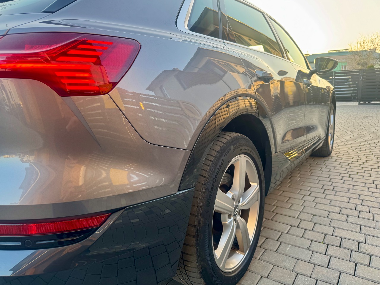 Audi e-tron - фото 33