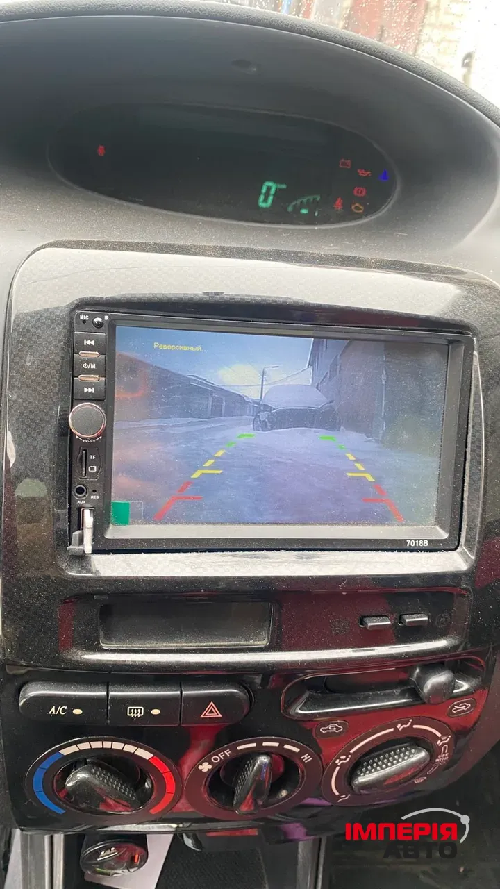 Geely MK Cross - фото 6