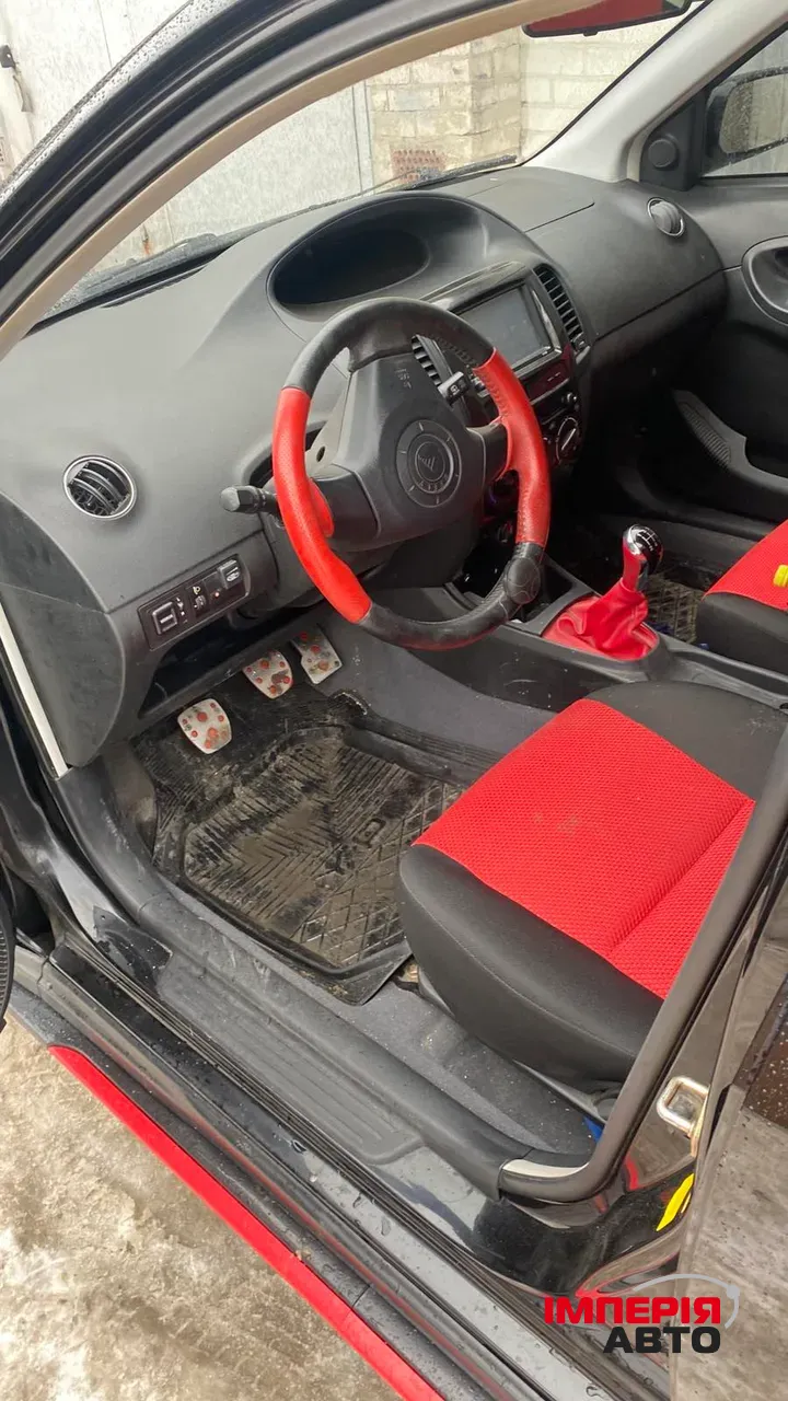 Geely MK Cross - фото 5