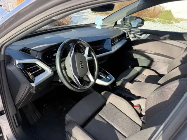 Audi Q4 e-tron - фото 5
