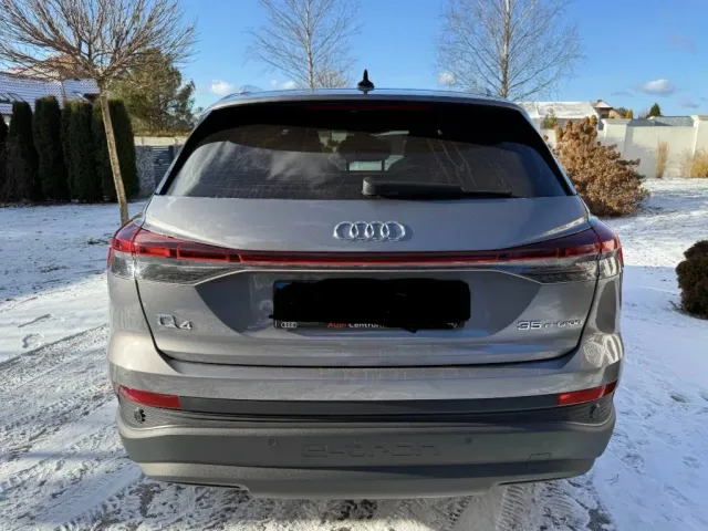Audi Q4 e-tron - фото 4