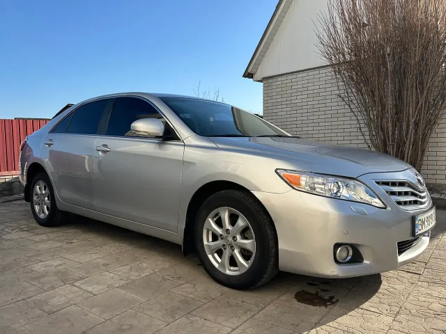 Toyota Camry - фото 3