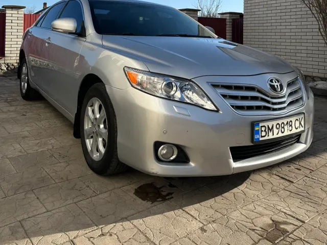 Toyota Camry - фото 4